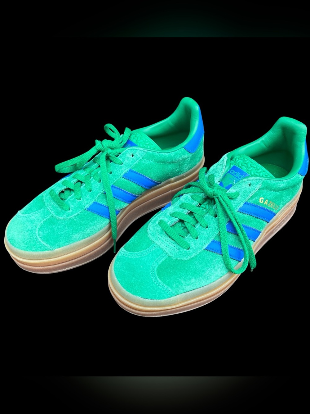 Adidas Gazelle Platform Sneakers in Green Suede with Bold Blue Stripes size 7.5